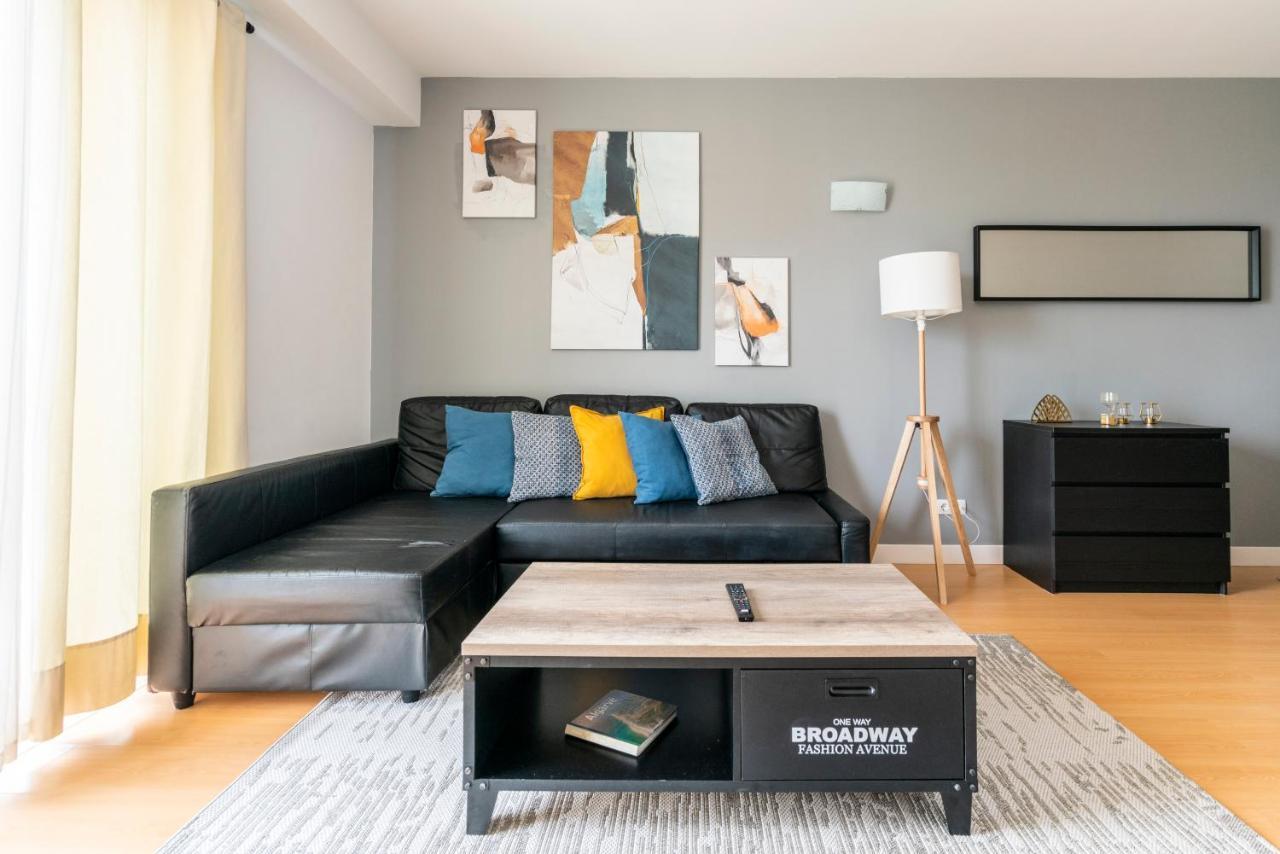 Bright & Spacious 2 Bed Flat 2 Bath W Garage In Lagos Marina Bagian luar foto