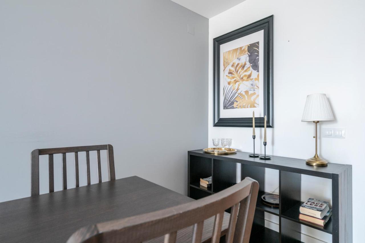 Bright & Spacious 2 Bed Flat 2 Bath W Garage In Lagos Marina Bagian luar foto