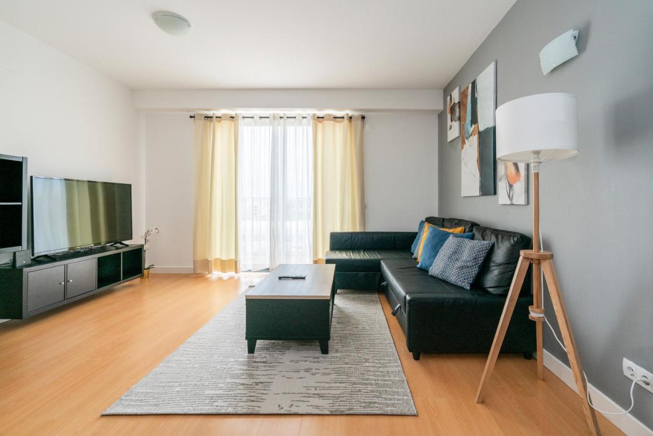 Bright & Spacious 2 Bed Flat 2 Bath W Garage In Lagos Marina Bagian luar foto