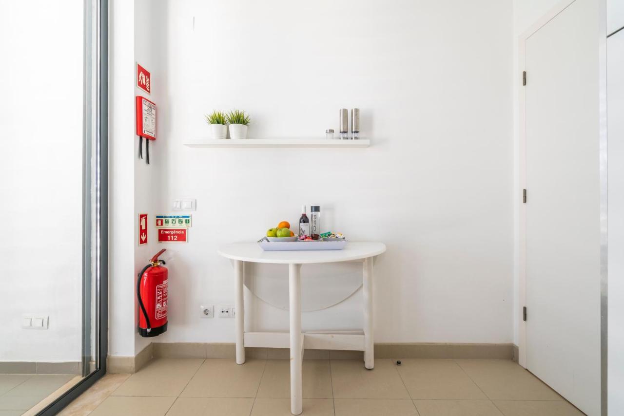 Bright & Spacious 2 Bed Flat 2 Bath W Garage In Lagos Marina Bagian luar foto