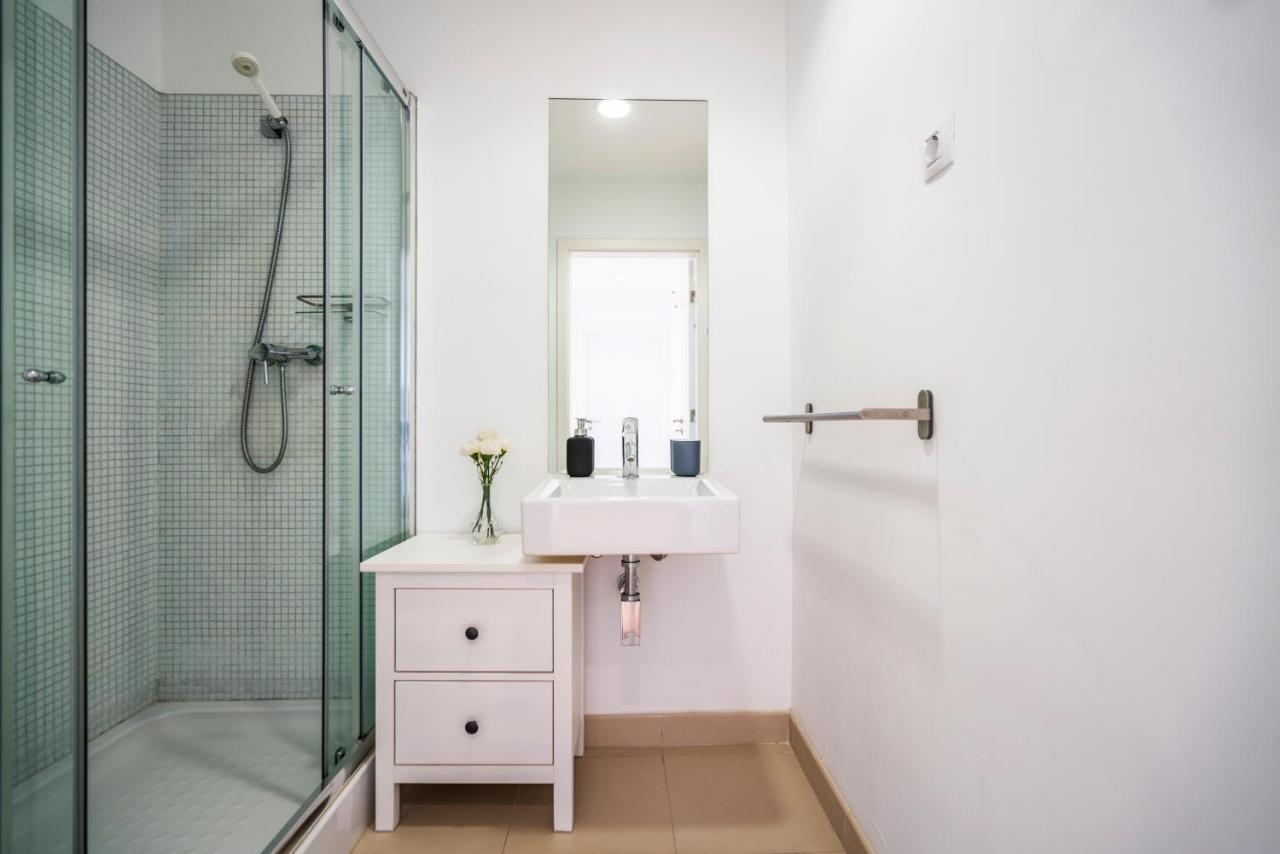 Bright & Spacious 2 Bed Flat 2 Bath W Garage In Lagos Marina Bagian luar foto